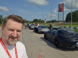 Iepazīstam 300 km garā maršrutā sešus dažādus Porsche 911 un 718 spēkratus 6