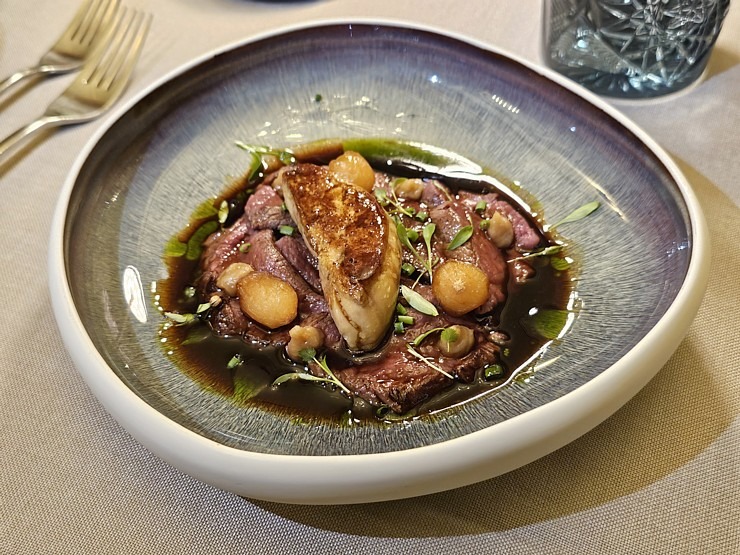 Vecrīgas Michelin saraksta viesnīcas «Grand Palace Hotel» restorāns «Seasons» piedāvā jaunu un izsmalcinātu ēdienkarti 373086