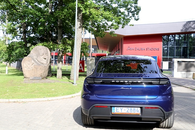 Sadarbībā ar auto nomu «SIXT Latvija» un «Porsche Macan 4» ceļojam uz Valmieru pēc zelta medaļas Sadarbībā ar auto nomu «SIXT Latvija» un «Porsche Macan 4» ceļojam uz Valmieru pēc zelta medaļas 373351