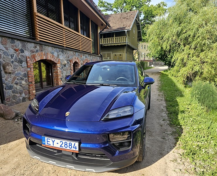 Sadarbībā ar auto nomu «SIXT Latvija» un «Porsche Macan 4» ceļojam uz Valmieru pēc zelta medaļas Sadarbībā ar auto nomu «SIXT Latvija» un «Porsche Macan 4» ceļojam uz Valmieru pēc zelta medaļas 373356