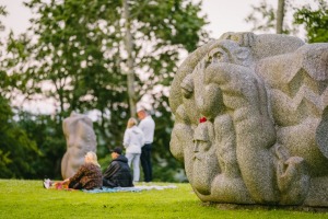 Ar rīta sauli svin Dainu kalnu 40. dzimšanas dienu 11