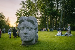 Ar rīta sauli svin Dainu kalnu 40. dzimšanas dienu 5