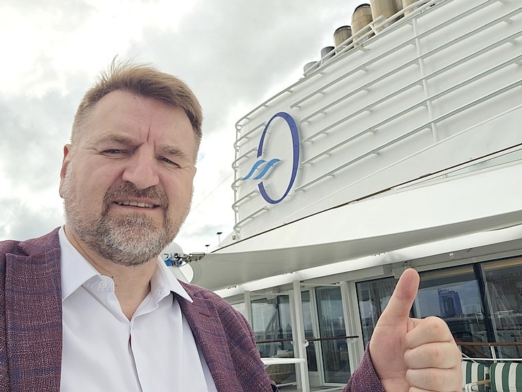 Rīgas pasažieru ostā pirmo reizi ienāk luksusa kruīza kuģis «Oceania Vista» ar 1200 pasažieru vietām Rīgas pasažieru ostā pirmo reizi ienāk luksusa kruīza kuģis «Oceania Vista» ar 1200 pasažieru vietām 373678
