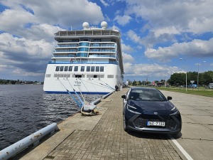 Rīgas pasažieru ostā pirmo reizi ienāk luksusa kruīza kuģis «Oceania Vista» ar 1200 pasažieru vietām - Foto