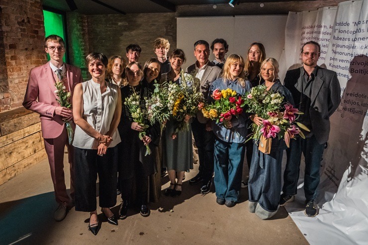 Liepāja: Izstāde «Nenorunāta smilšaina tikšanās II» aicina aplūkot dzīvi Baltijas jūras piekrastē Liepāja: Izstāde «Nenorunāta smilšaina tikšanās II» aicina aplūkot dzīvi Baltijas jūras piekrastē 373762