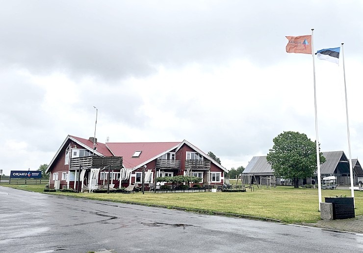 Igauņu Hījumā salā ir vairākas nelielas ostas, kas kalpo vietējiem un tūristiem 373837