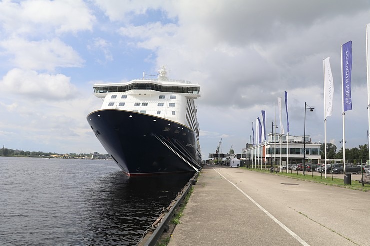 Rīgā pirmo reizi ienāk luksus kruīzu kuģis «Spirit of Adventure», kas pieder britu kompānijai «Saga Cruises» 373867