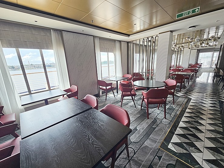 Rīgā pirmo reizi ienāk luksus kruīzu kuģis «Spirit of Adventure», kas pieder britu kompānijai «Saga Cruises» Rīgā pirmo reizi ienāk luksus kruīzu kuģis «Spirit of Adventure», kas pieder britu kompānijai «Saga Cruises» 373884