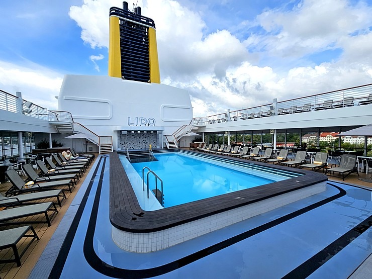 Rīgā pirmo reizi ienāk luksus kruīzu kuģis «Spirit of Adventure», kas pieder britu kompānijai «Saga Cruises» 373888