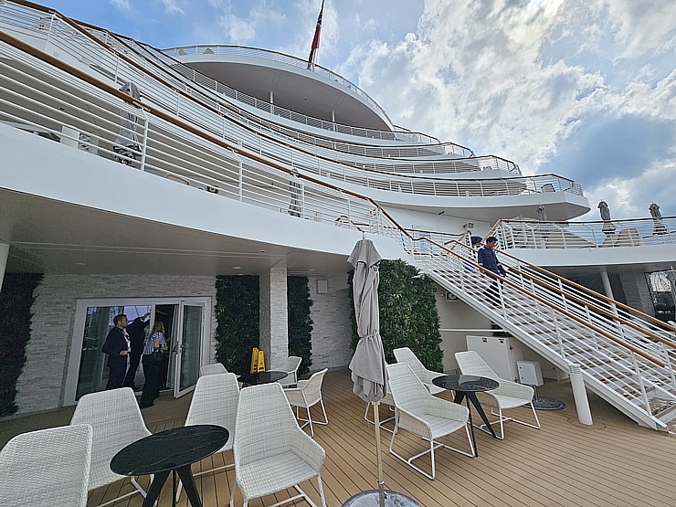 Rīgā pirmo reizi ienāk luksus kruīzu kuģis «Spirit of Adventure», kas pieder britu kompānijai «Saga Cruises» 373890
