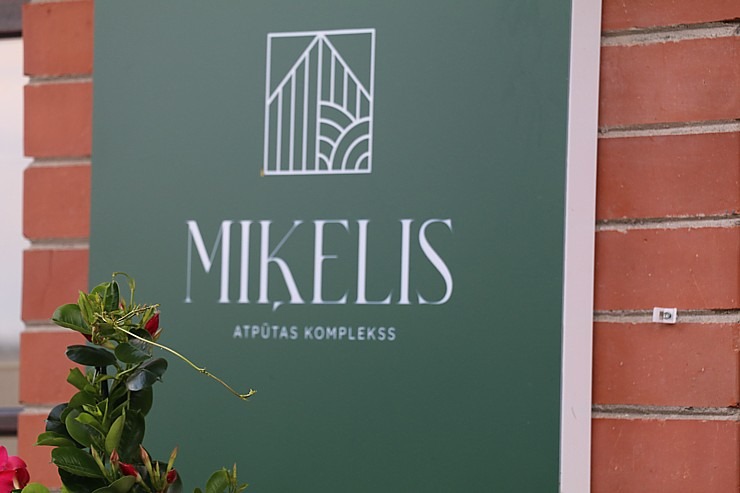 Atpūtas komplekss «Miķelis» Bauskas novadā pulcē antīko automobiļu braucējus 374186