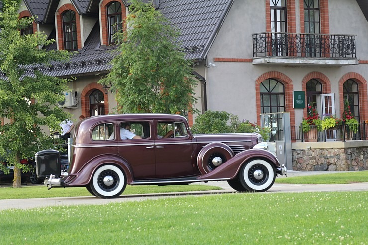 Atpūtas komplekss «Miķelis» Bauskas novadā pulcē antīko automobiļu braucējus 374190