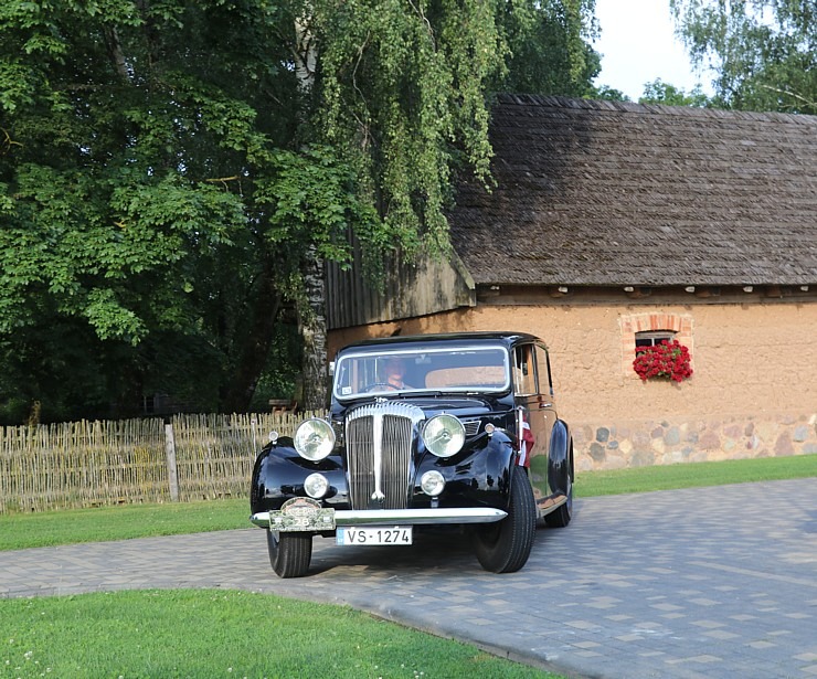 Atpūtas komplekss «Miķelis» Bauskas novadā pulcē antīko automobiļu braucējus 374194