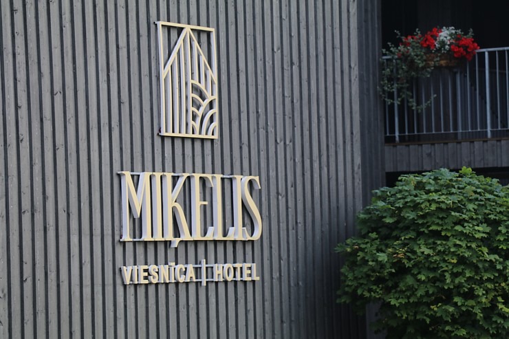 Atpūtas komplekss «Miķelis» Bauskas novadā pulcē antīko automobiļu braucējus 374216