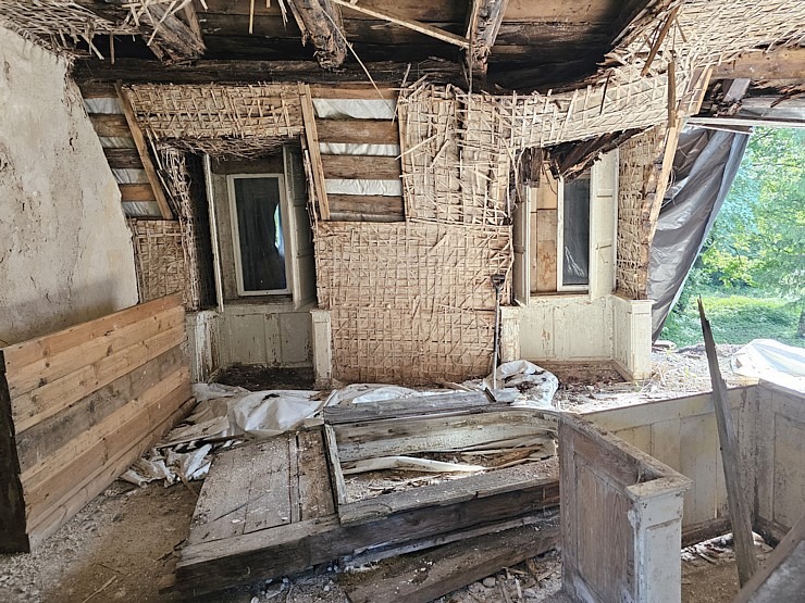 Travelnews.lv īpašā ekskursijā iepazīst Kaucmindes muižu pirms atjaunošanas darbiem  Travelnews.lv īpašā ekskursijā iepazīst Kaucmindes muižu pirms atjaunošanas darbiem 374363