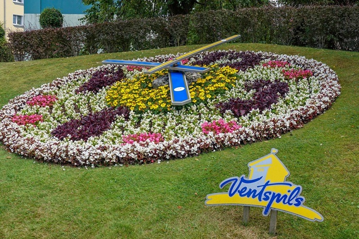 Ventspils saposta pilsētas svētku rotās 374456