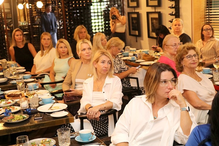 Tūroperators «Coral Travel Latvia» brokastīs garšīgi iepazīstina Latvijas tūrisma firmas ar Turcijas «Alibey Hotels & Resorts» piedāvājumu 374458