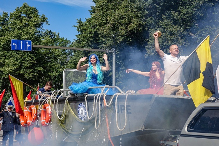 Ar košu gājienu Ventspils sāk vērienīgas svētku svinības 374529