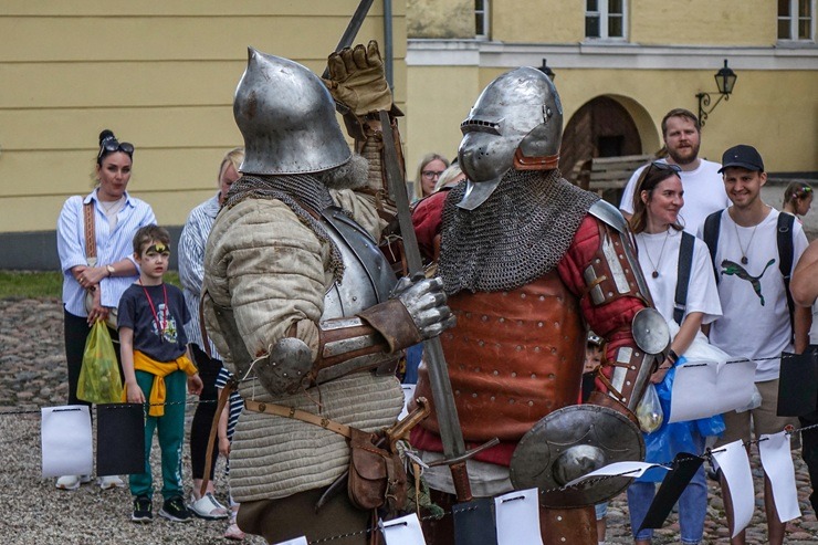Ventspilnieki un viesi daudzpusīgi svin pilsētas svētkus 374601