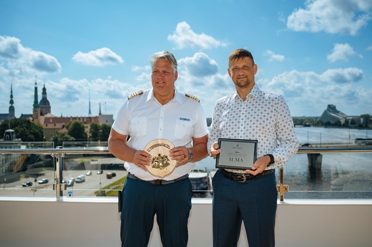 Rīgā ienāk pasaules slavenā zīmola «The Ritz-Carlton Yacht Collection» superjahta «ILMA». Foto: Valdis Skudre Rīgā ienāk pasaules slavenā zīmola «The Ritz-Carlton Yacht Collection» superjahta «ILMA». Foto: Valdis Skudre 374627