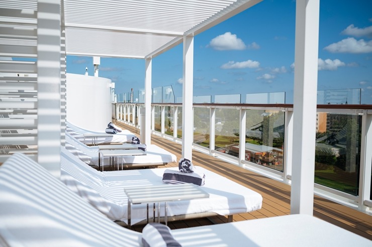 Rīgā ienāk pasaules slavenā zīmola «The Ritz-Carlton Yacht Collection» superjahta «ILMA». Foto: Valdis Skudre Rīgā ienāk pasaules slavenā zīmola «The Ritz-Carlton Yacht Collection» superjahta «ILMA». Foto: Valdis Skudre 374634