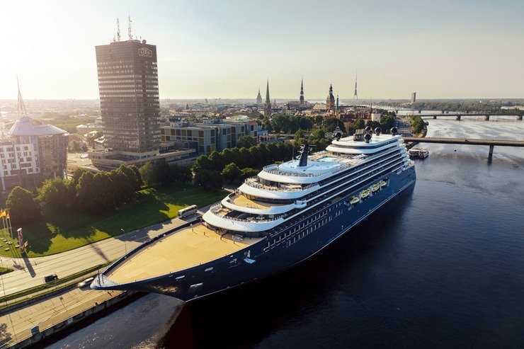 Rīgā ienāk pasaules slavenā zīmola «The Ritz-Carlton Yacht Collection» superjahta «ILMA». Foto: Valdis Skudre Rīgā ienāk pasaules slavenā zīmola «The Ritz-Carlton Yacht Collection» superjahta «ILMA». Foto: Valdis Skudre 374618