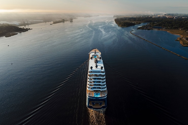 Rīgā ienāk pasaules slavenā zīmola «The Ritz-Carlton Yacht Collection» superjahta «ILMA». Foto: Valdis Skudre Rīgā ienāk pasaules slavenā zīmola «The Ritz-Carlton Yacht Collection» superjahta «ILMA». Foto: Valdis Skudre 374619