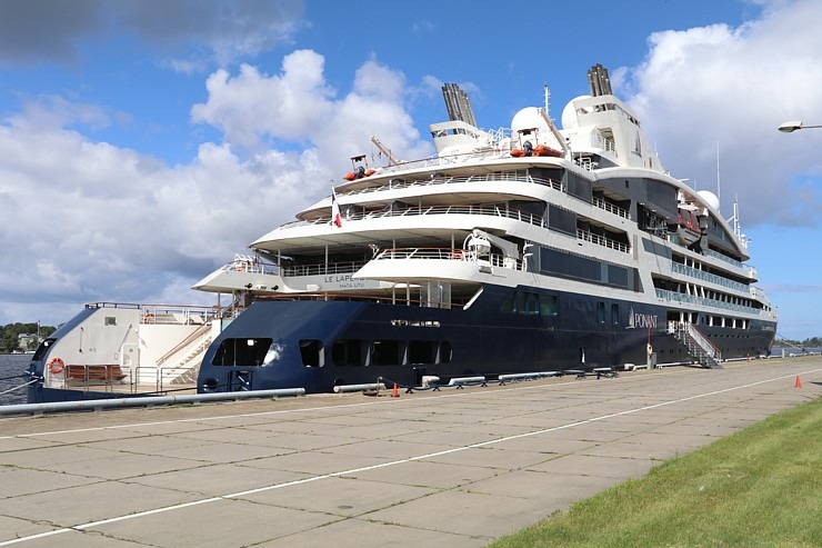 Rīgā pirmo reizi ienāk kompānijas «Ponant» piecu zvaigžņu kruīzu kuģis «Le Laperouse» 374919