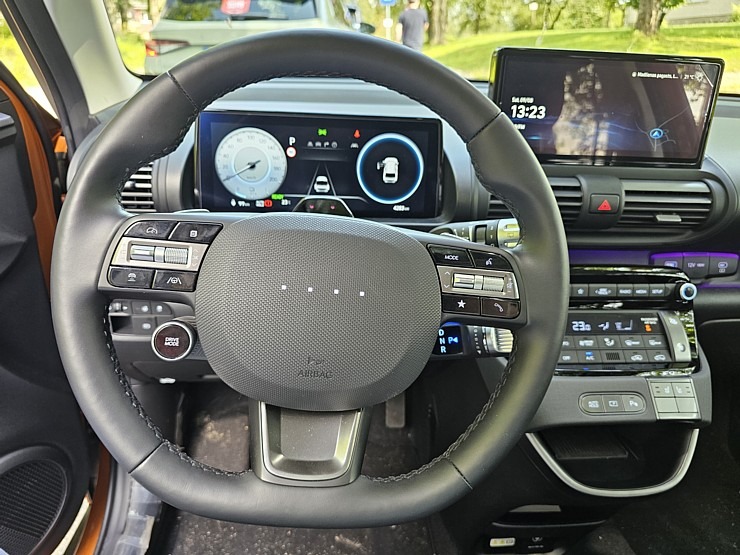 Travelnews.lv piedalās «Gada auto» testa braucienā ar 22 automašīnām 375036