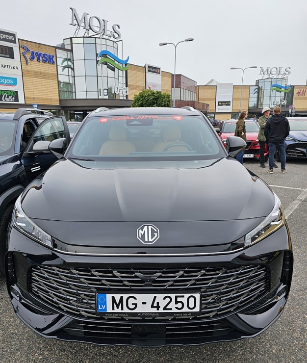 Travelnews.lv piedalās «Gada auto» testa braucienā ar 22 automašīnām 374992