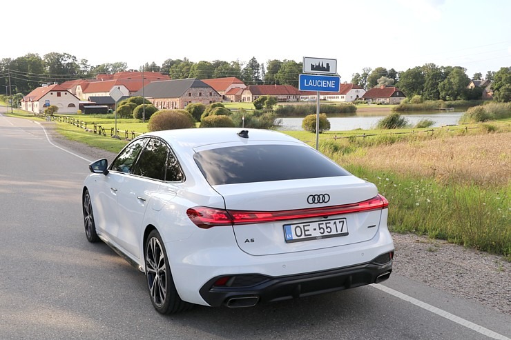 Ar jauno «Audi A5 Sedan e-hybrid» ceļojam uz Nurmuižas pili Talsu novadā 375160