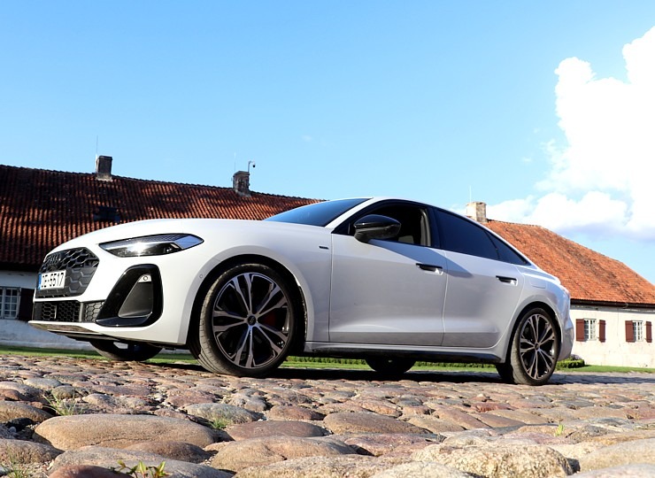Ar jauno «Audi A5 Sedan e-hybrid» apceļojam Kurzemi 375243