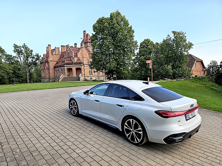 Ar jauno «Audi A5 Sedan e-hybrid» apceļojam Kurzemi 375245