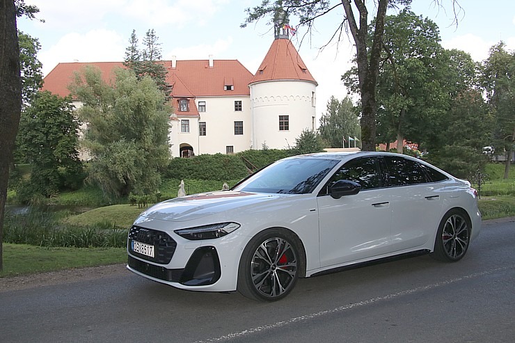 Ar jauno «Audi A5 Sedan e-hybrid» apceļojam Kurzemi 375247