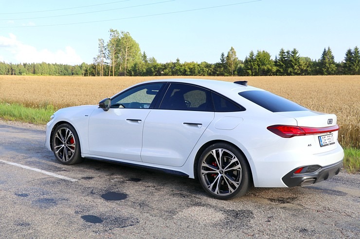 Ar jauno «Audi A5 Sedan e-hybrid» apceļojam Kurzemi 375221