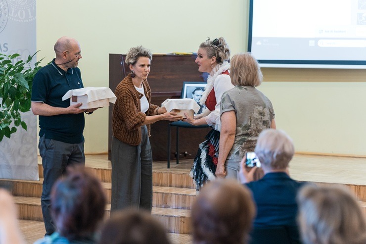 Latvijas Universitātes bibliotēkā atklāj izstādi par maģiju un mistērijām Latvijas vēsturē 375327