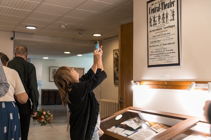 Latvijas Universitātes bibliotēkā atklāj izstādi par maģiju un mistērijām Latvijas vēsturē 375341