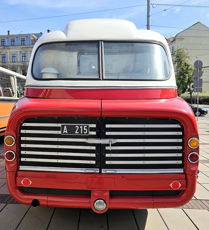 Retro autobusu festivāls - «Lux Express Latvia» atzīmē 30 gadu jubileju pasažieru pārvadājumu jomā 375426
