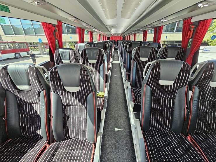 Retro autobusu festivāls - «Lux Express Latvia» atzīmē 30 gadu jubileju pasažieru pārvadājumu jomā 375434