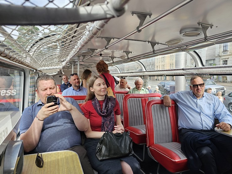 Retro autobusu festivāls - «Lux Express Latvia» atzīmē 30 gadu jubileju pasažieru pārvadājumu jomā 375445