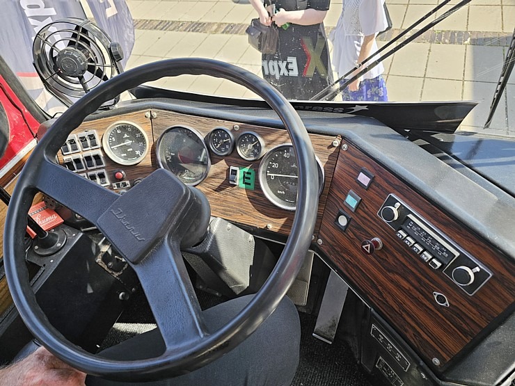 Retro autobusu festivāls - «Lux Express Latvia» atzīmē 30 gadu jubileju pasažieru pārvadājumu jomā 375413