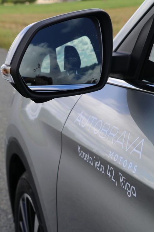 Ar jauno «MG ZS Hybrid+» dodamies uz majestātisko Liepupes muižu Limbažu novadā 375504