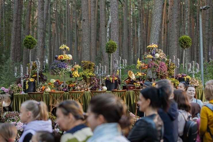 Jūrmalas Mežaparks pārtop par piedzīvojumu, burvestību un neparastu noskaņu valstību 375516