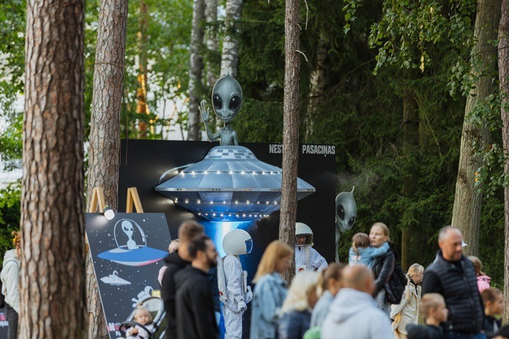 Jūrmalas Mežaparks pārtop par piedzīvojumu, burvestību un neparastu noskaņu valstību 375517