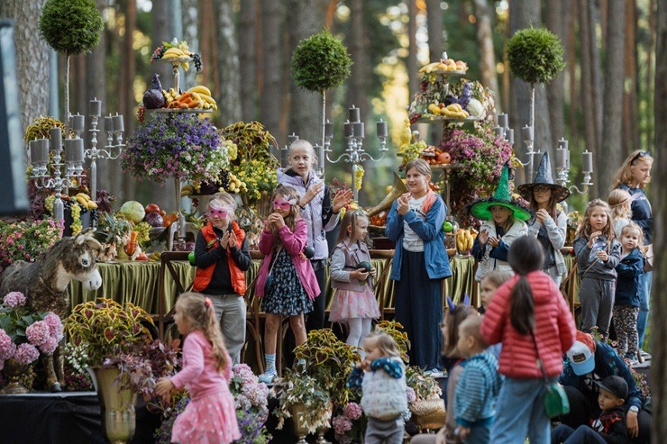 Jūrmalas Mežaparks pārtop par piedzīvojumu, burvestību un neparastu noskaņu valstību 375520