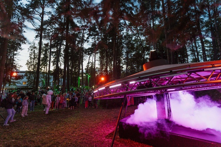 Jūrmalas Mežaparks pārtop par piedzīvojumu, burvestību un neparastu noskaņu valstību 375523