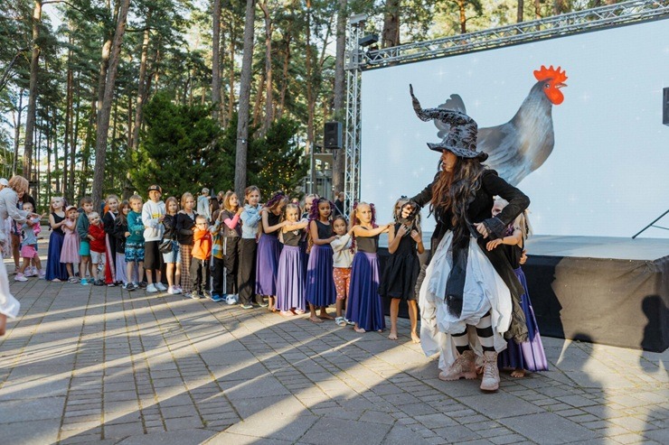 Jūrmalas Mežaparks pārtop par piedzīvojumu, burvestību un neparastu noskaņu valstību 375509