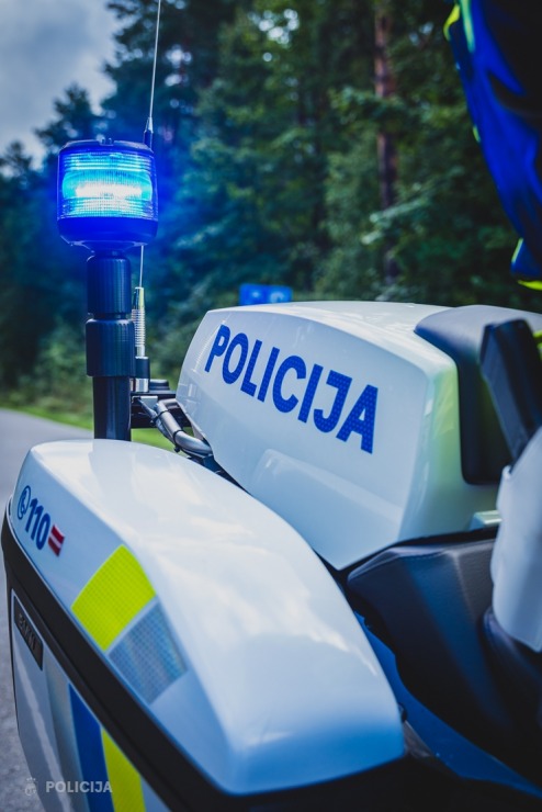Tiek prezentētas Valsts policijas motoekipāžu jaunas formas. Foto: Artūrs Blomkalns  Tiek prezentētas Valsts policijas motoekipāžu jaunas formas. Foto: Artūrs Blomkalns 375758