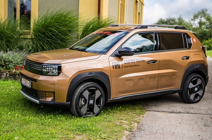 «Gada auto 2026» - jauni zīmoli, elektriskie spēkrati un pat kravas buss. Foto: Gadaauto.lv 375796