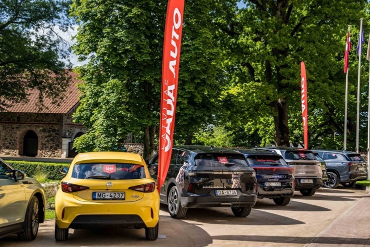 «Gada auto 2026» - jauni zīmoli, elektriskie spēkrati un pat kravas buss. Foto: Gadaauto.lv 375802